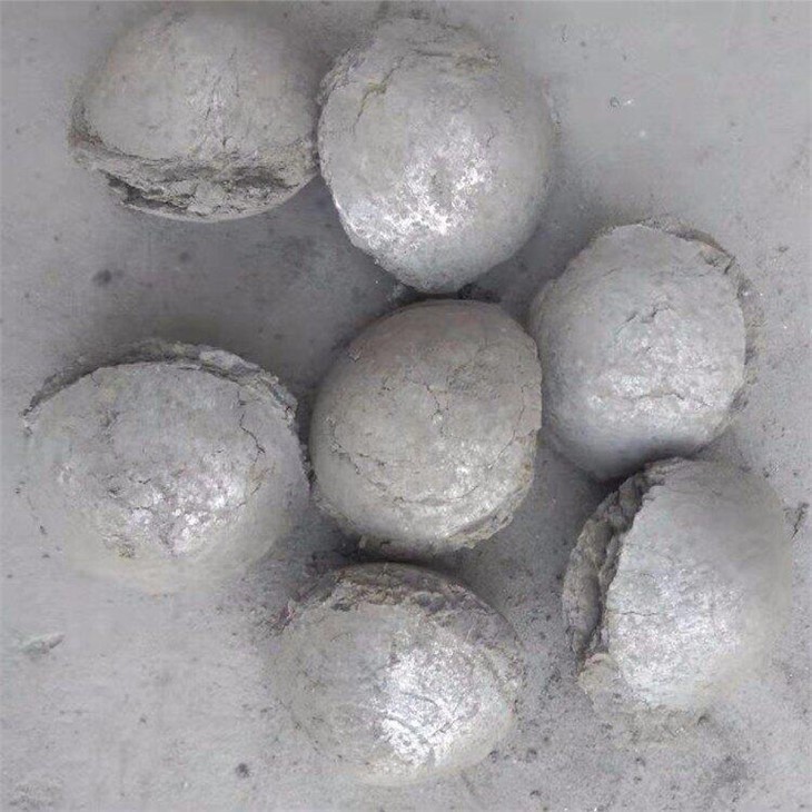 30-60mm Than bánh cacbua silic làm chất khử oxy